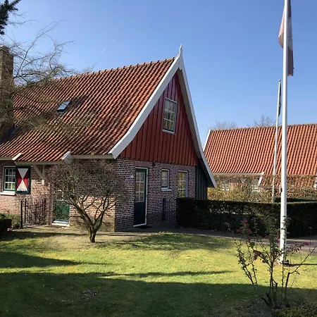 De Essenburgh 7-persoons, Overdekte Hottub En Lounge, Barrel Sauna, Sunshower, Wifi, Omheinde Tuin, Huisdier Vriendelijk 別荘 Lievelde