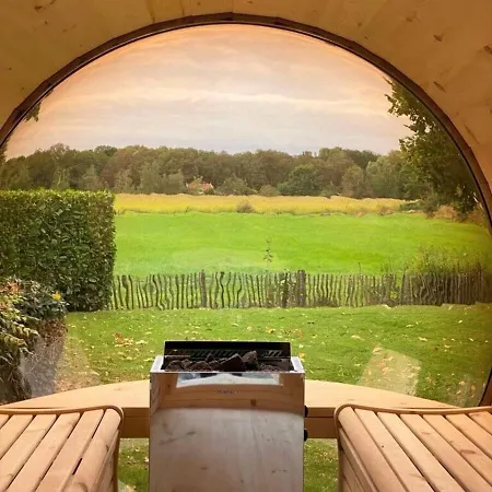 Prázdninový dům De Essenburgh 7-persoons, Overdekte Hottub En Lounge, Barrel Sauna, Sunshower, Wifi, Omheinde Tuin, Huisdier Vriendelijk *